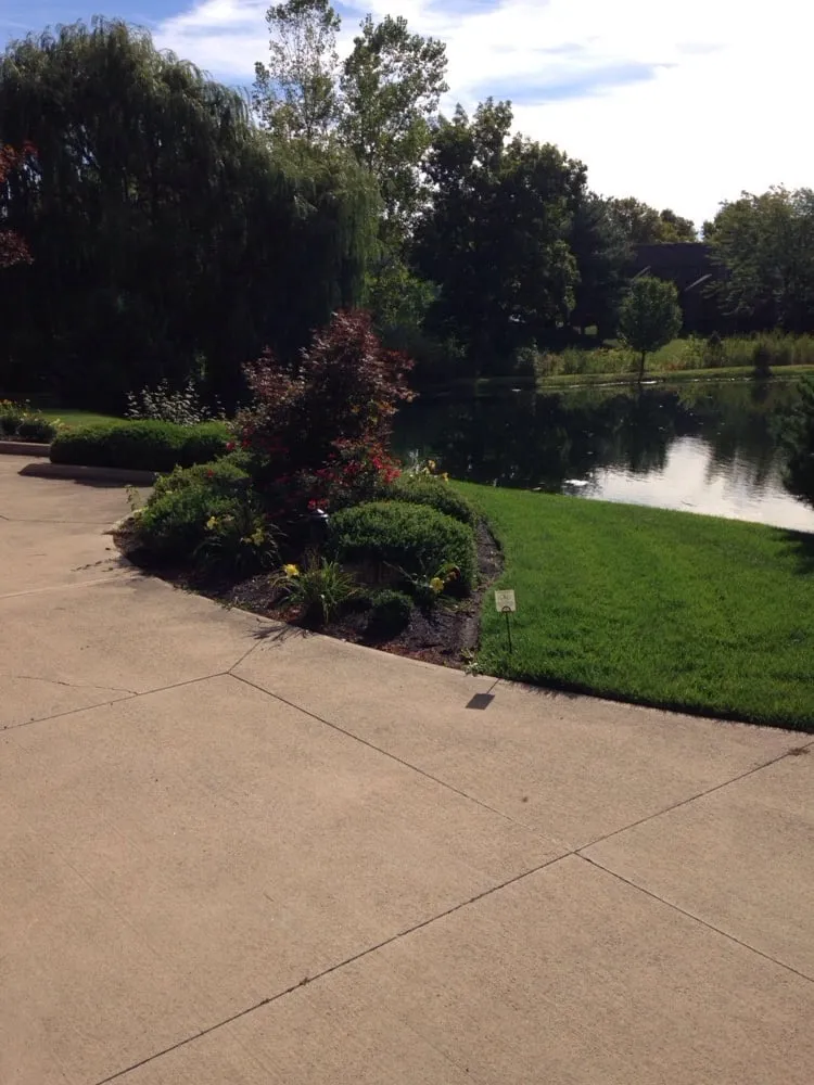 Professional garden landscaping for beautiful yards in Lakeside Marblehead, OH by Lawn Doctor