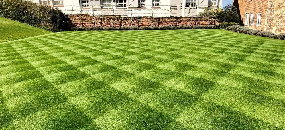 Expert residential landscaping in Valley Park, MO - Lawn Doctor