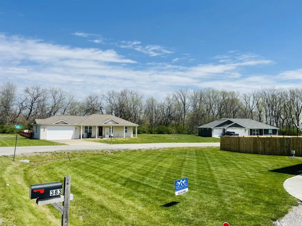 Trusted outdoor landscaping experts serving Warrensburg, MO - Lawn Enforcement Burg