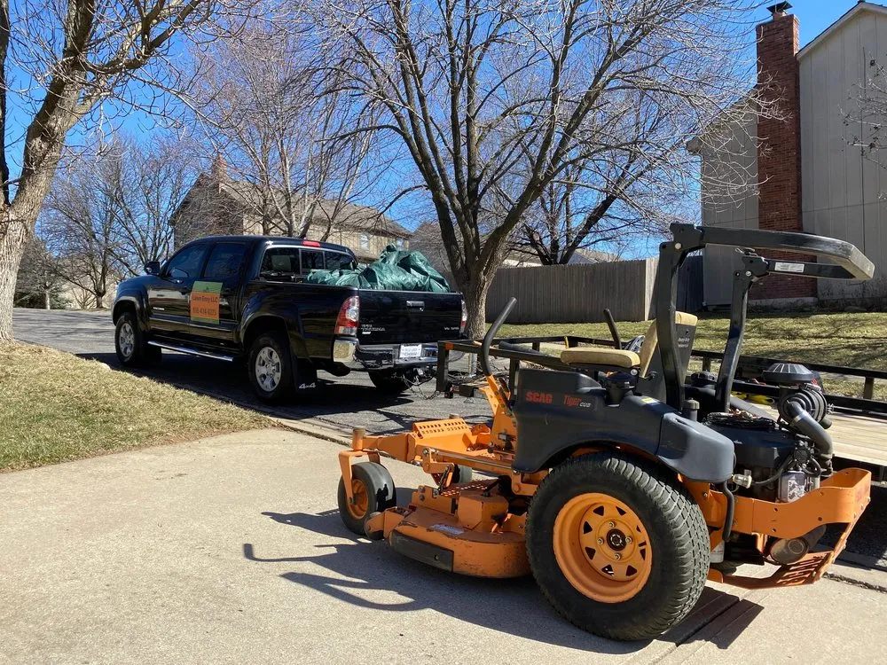 Affordable yard maintenance experts serving Kansas City, MO - Lawn Envy