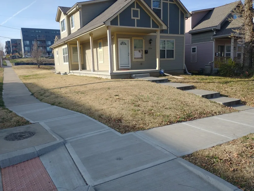 Trusted lawn mowing service in Kansas City, MO - Lawn Expressions