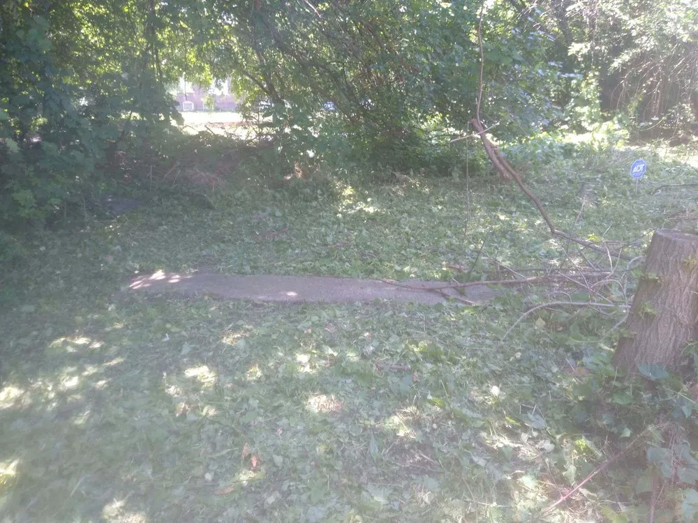 Affordable garden landscaping in Cleveland, OH by Lawn Expressos