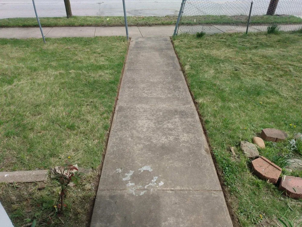 Expert outdoor landscaping in Cleveland, OH by Lawn Expressos