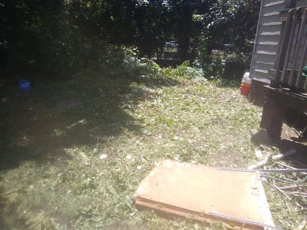 Expert residential landscaping with custom design in Cleveland, OH by Lawn Expressos