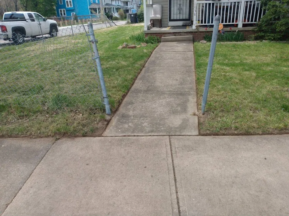 Custom yard cleanup service experts serving Cleveland, OH - Lawn Expressos