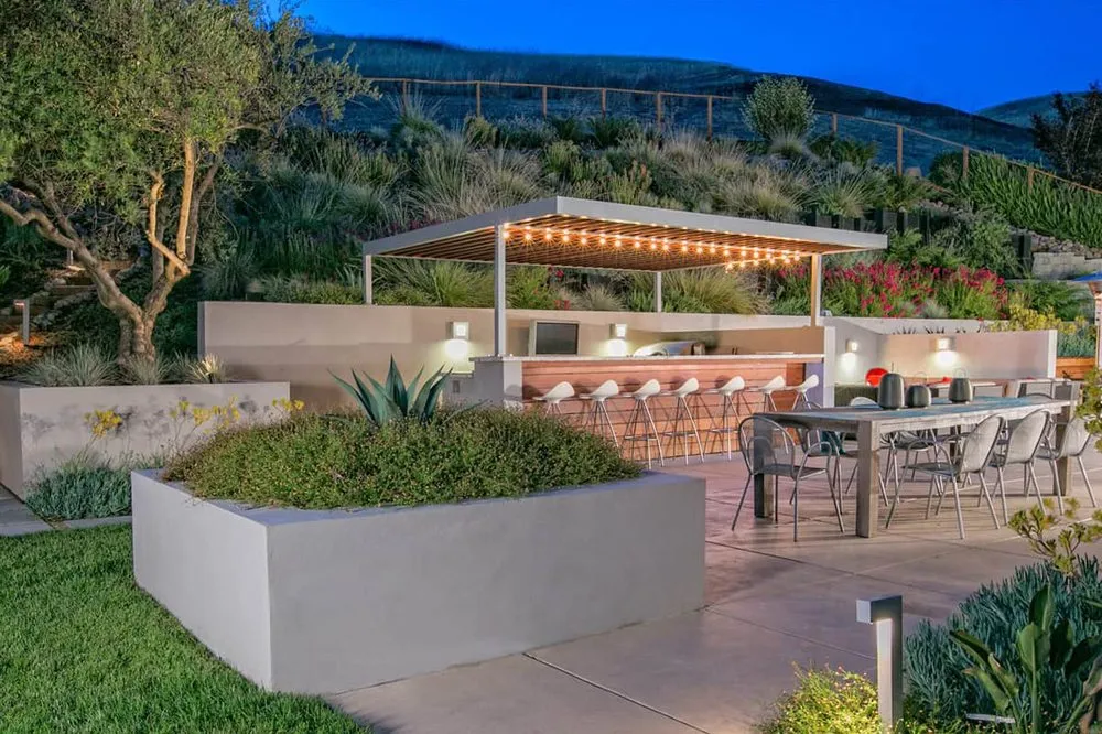 Local lawn care service experts serving Fallbrook, CA - Lawn