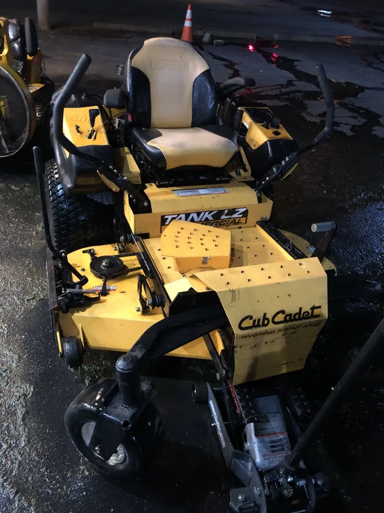 Professional lawn care service experts serving Lorain, OH - Lawn For Less