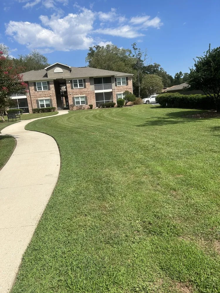 Local yard maintenance experts serving Pensacola, FL - Lawn Gangster