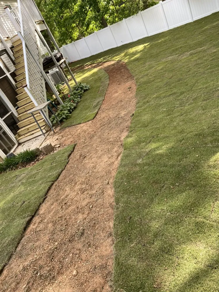 Top-rated landscape design experts serving Snellvilleville, GA - Lawn Greeners