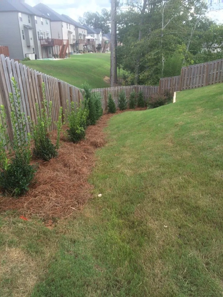Custom garden landscaping in Snellvilleville, GA - Lawn Greeners