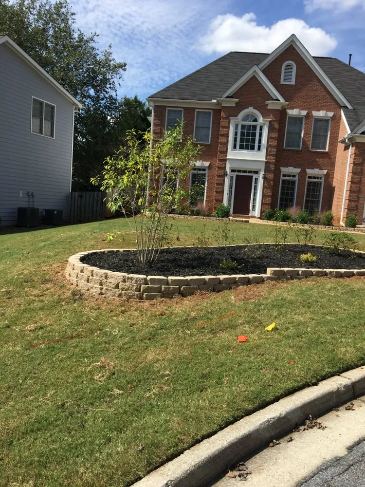 Custom landscape design experts serving Snellvilleville, GA - Lawn Greeners