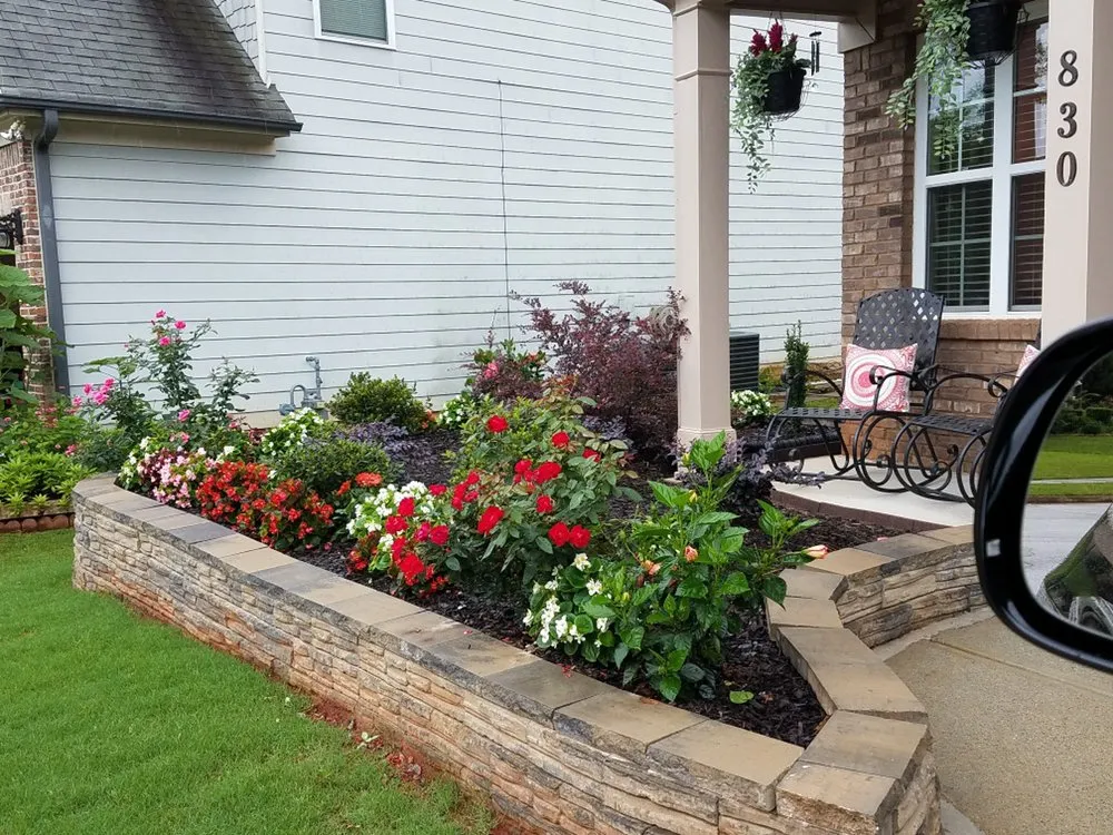Expert landscaping services near you in Snellvilleville, GA by Lawn Greeners