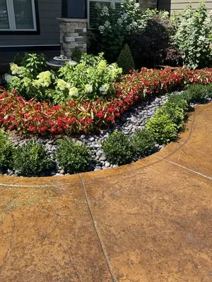 Lawn Guy Landscape Logo