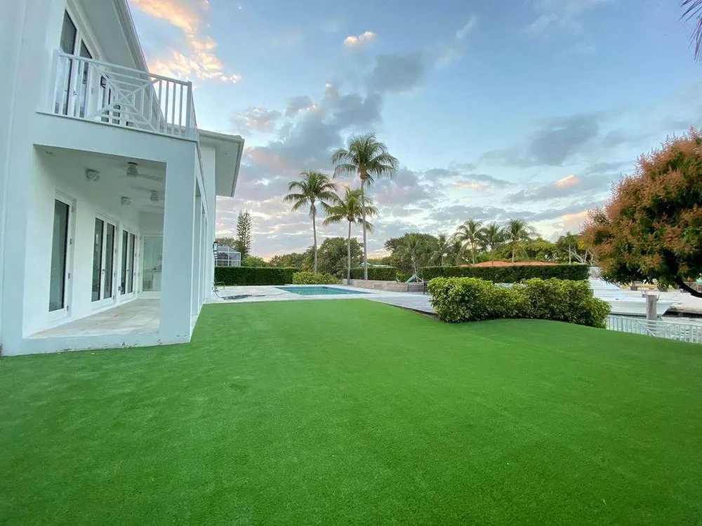 Trusted lawn care service in Miami, FL by Lawn Guys Mia