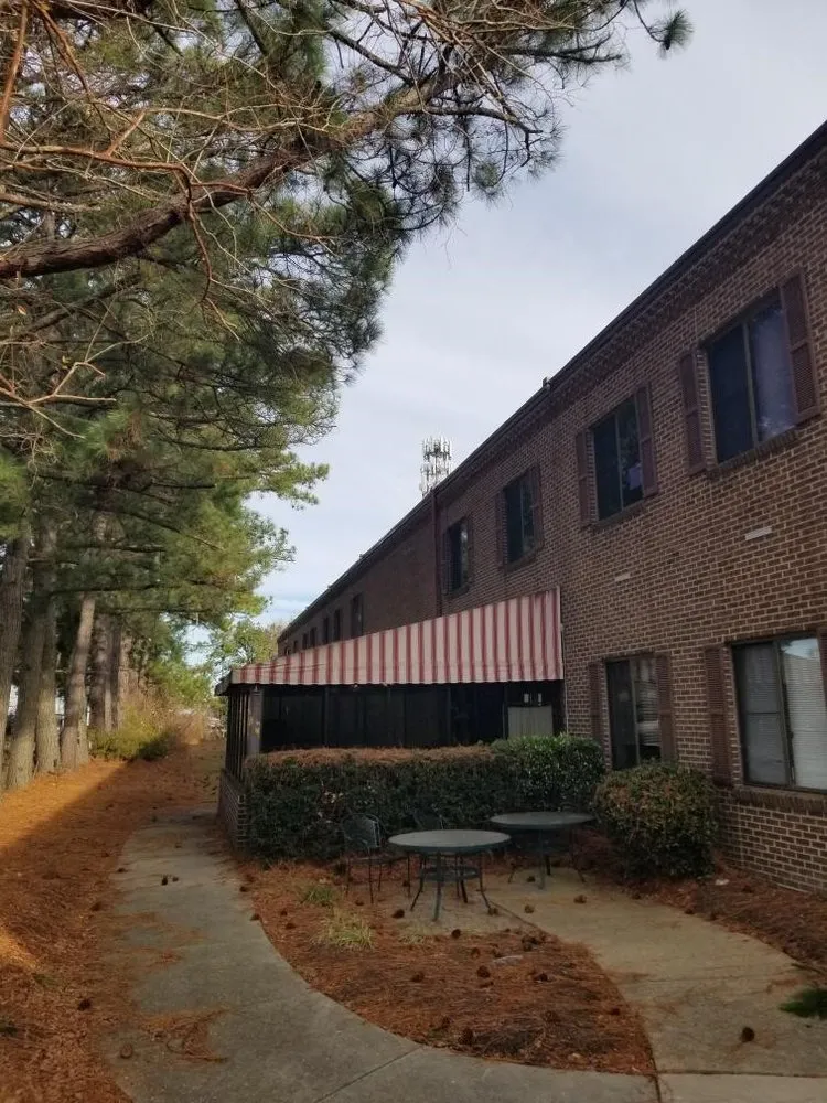 Top-rated residential landscaping in Suffolk, VA by Lawn Hedge & Advantages Landscaping