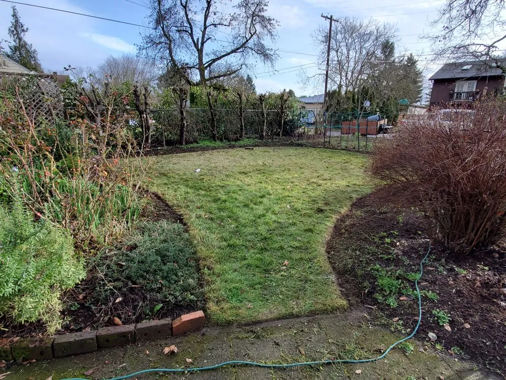 Custom landscaping services near you in Grants Pass, OR by Lawn Heroes