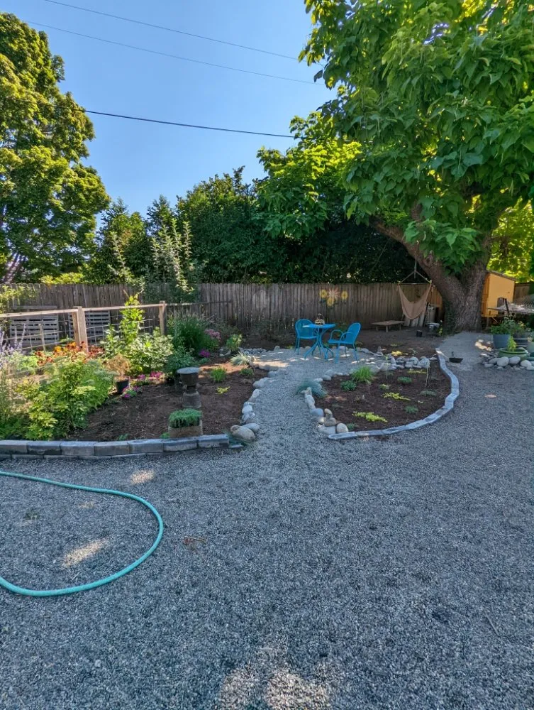 Affordable landscaping services in Grants Pass, OR by Lawn Heroes