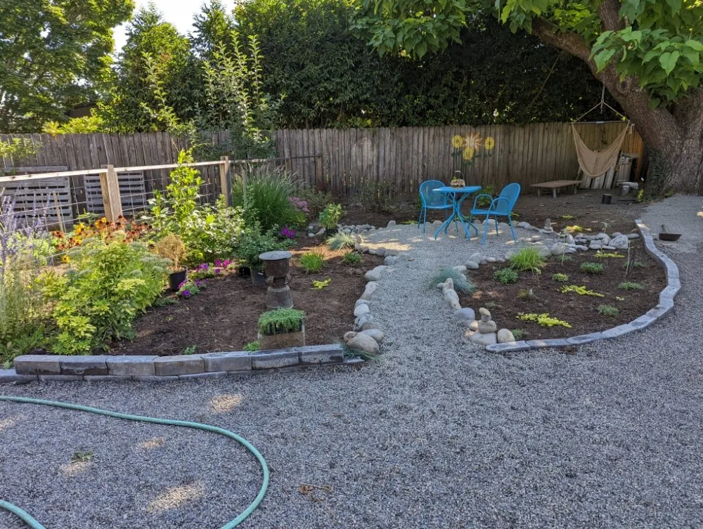 Local yard cleanup service experts serving Grants Pass, OR - Lawn Heroes