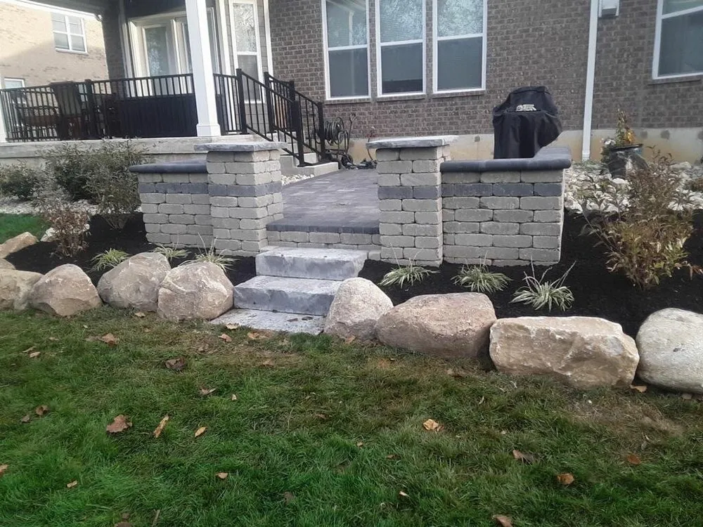 Custom lawn mowing service experts serving Franklin, OH - Lawn Impressions