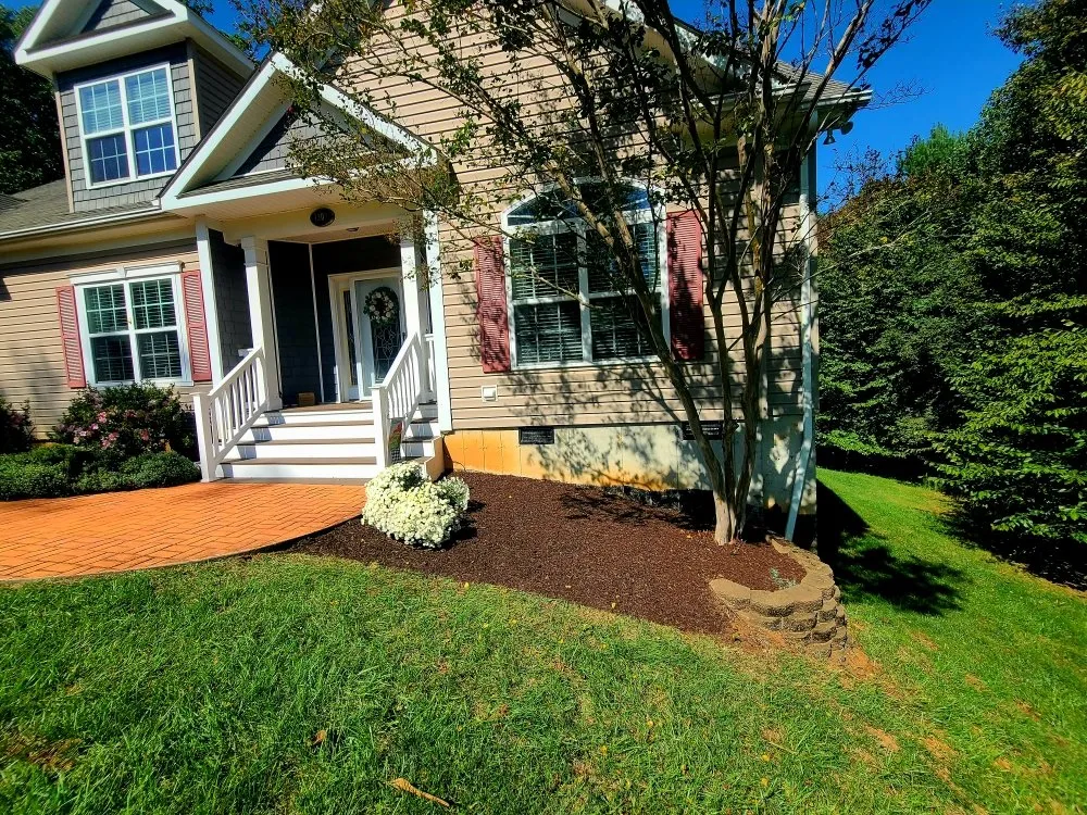Professional residential landscaping in Vinton, VA - Lawn Improvement