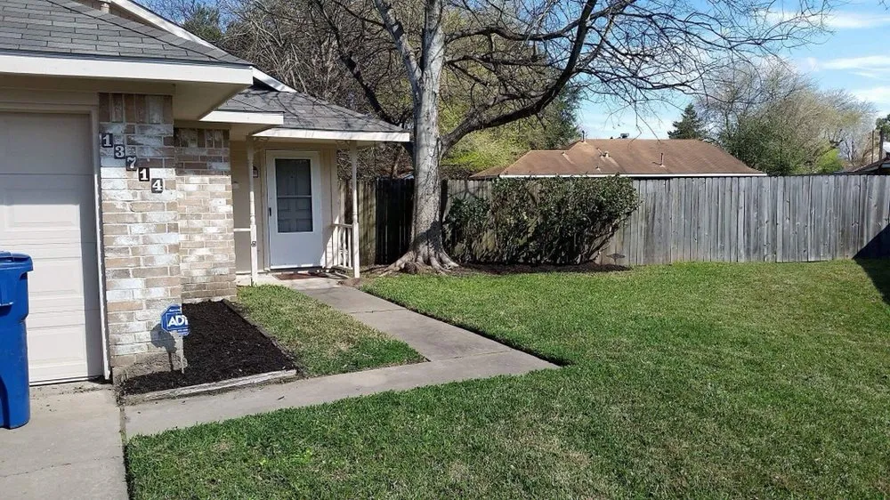 Top-rated lawn mowing service with custom design across Houston, TX - Lawn In Order