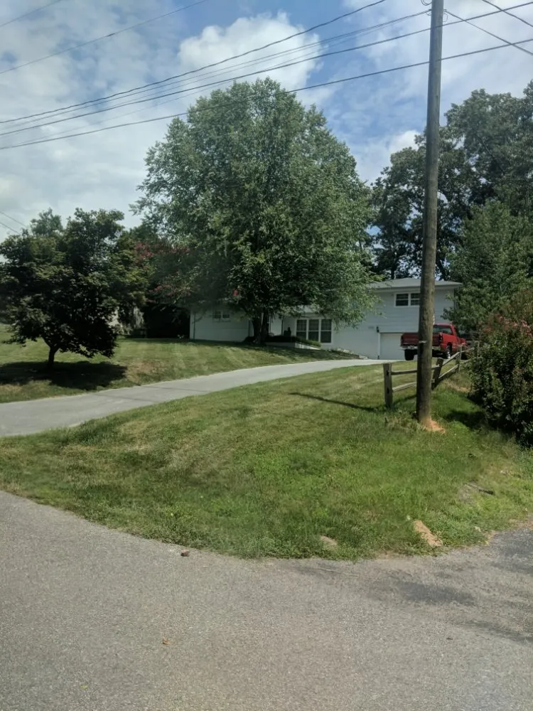 Custom lawn mowing service in Ooltewah, TN by Lawn In Order Mowing