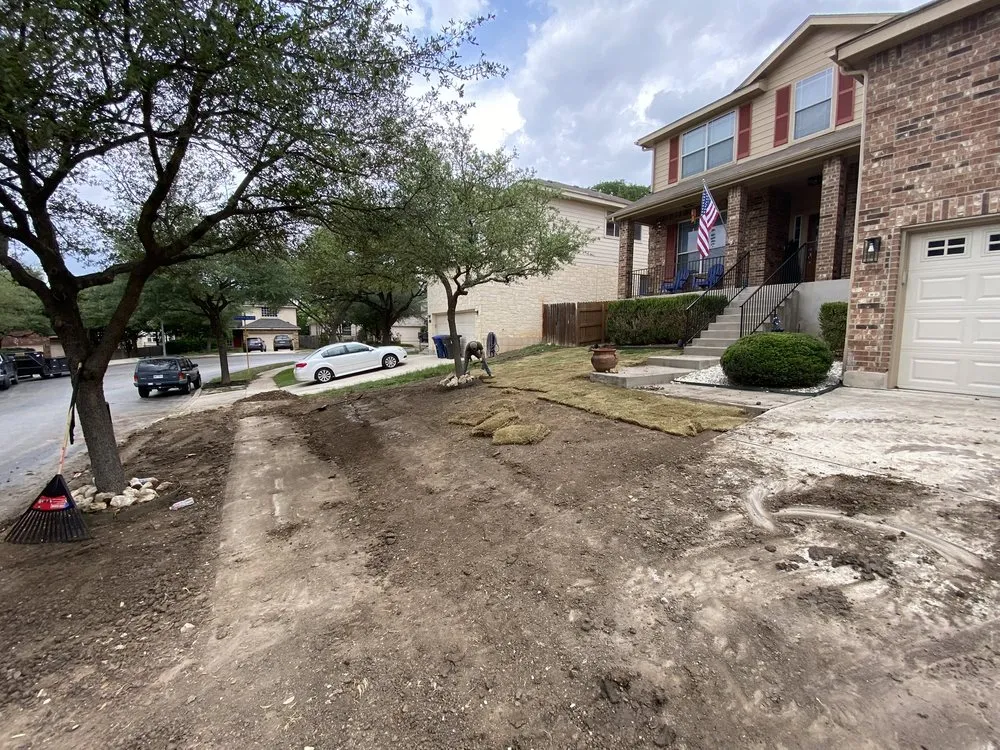 Custom outdoor landscaping experts serving San Antonio, TX - Lawn Jockeys