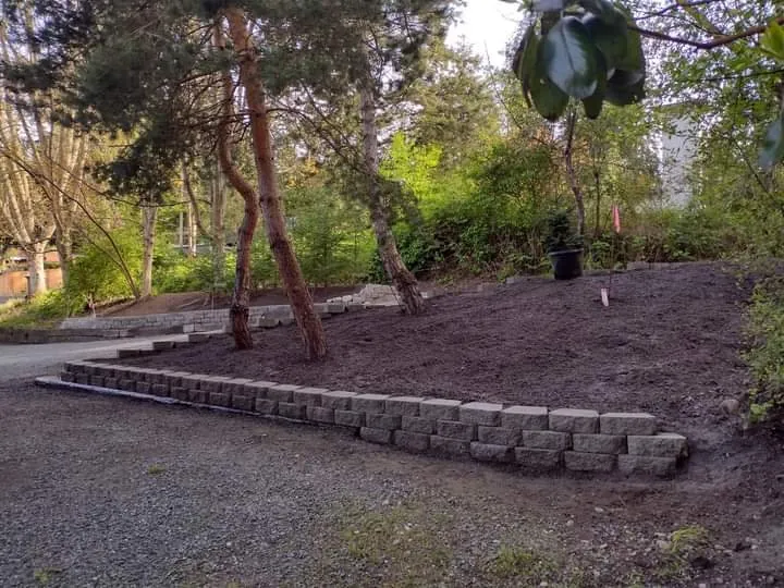 Expert outdoor landscaping in Clinton, WA by Lawn Jockeyz