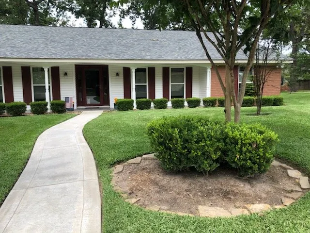 Expert lawn mowing service near you across Conroe, TX - Lawn Keeper