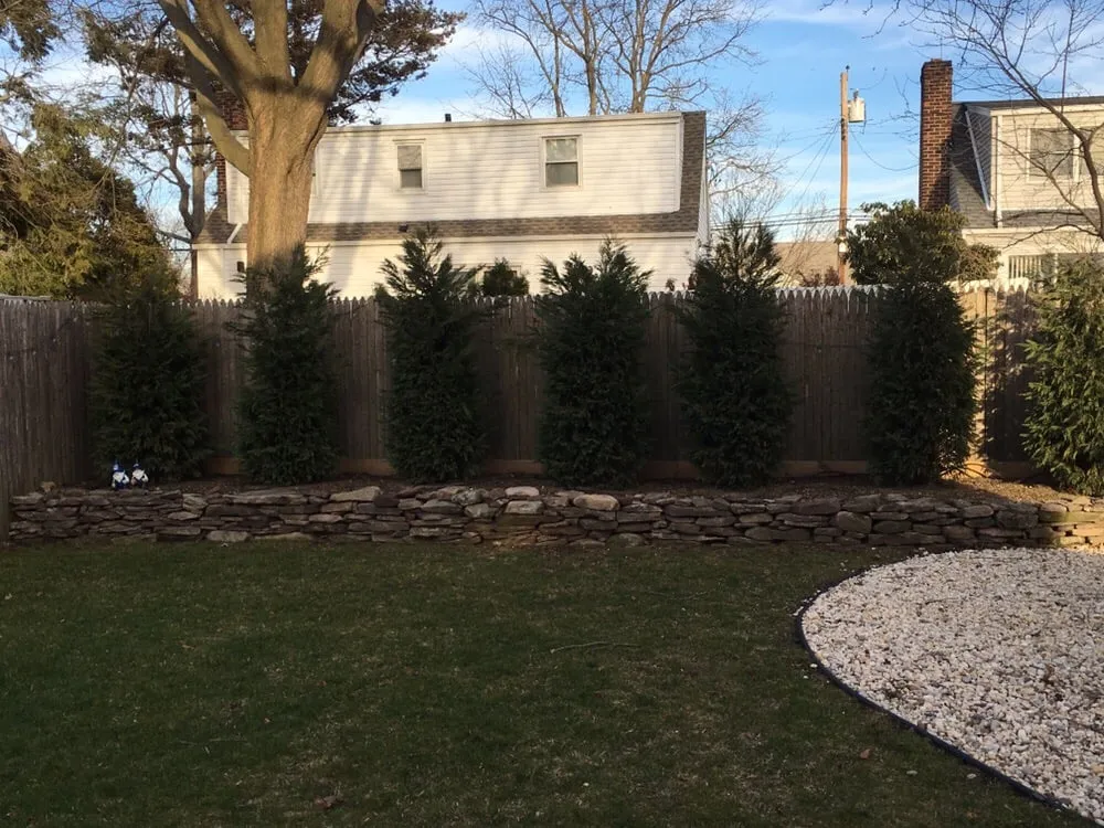 Professional lawn mowing service experts serving Wantagh, NY - Lawn King Design & Maintenance