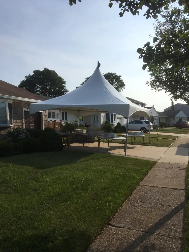 Expert lawn mowing service experts serving Wantagh, NY - Lawn King Design & Maintenance