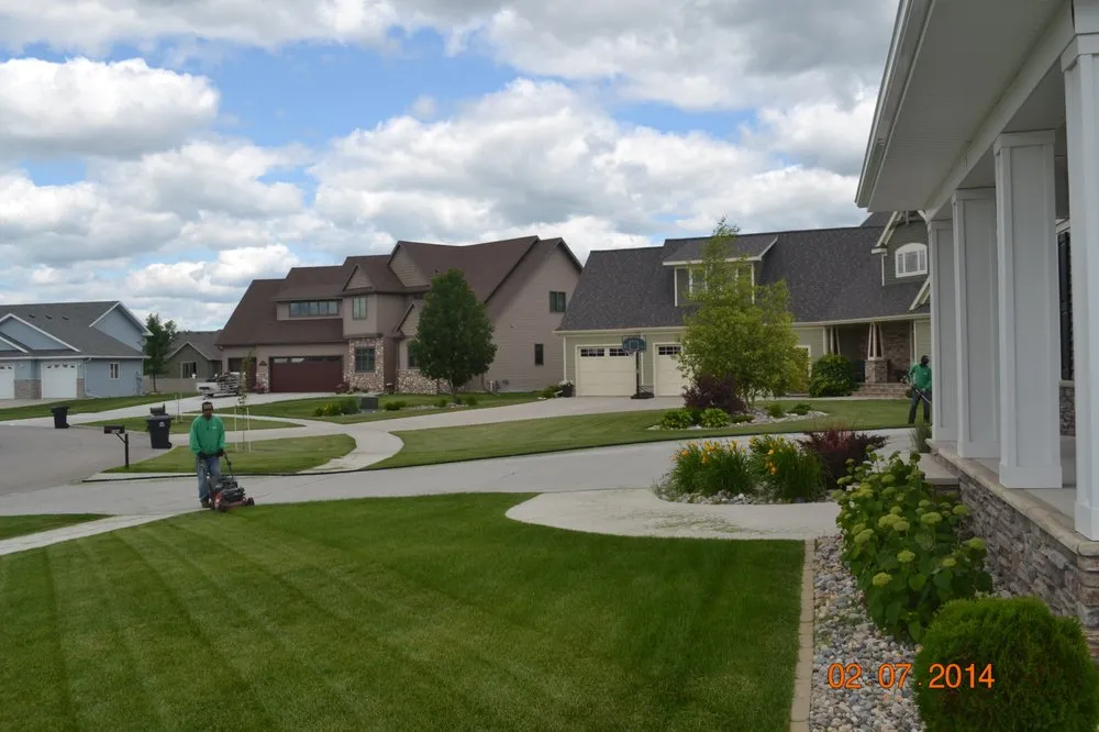 Custom lawn care service in Grand Forks, ND - Lawn King