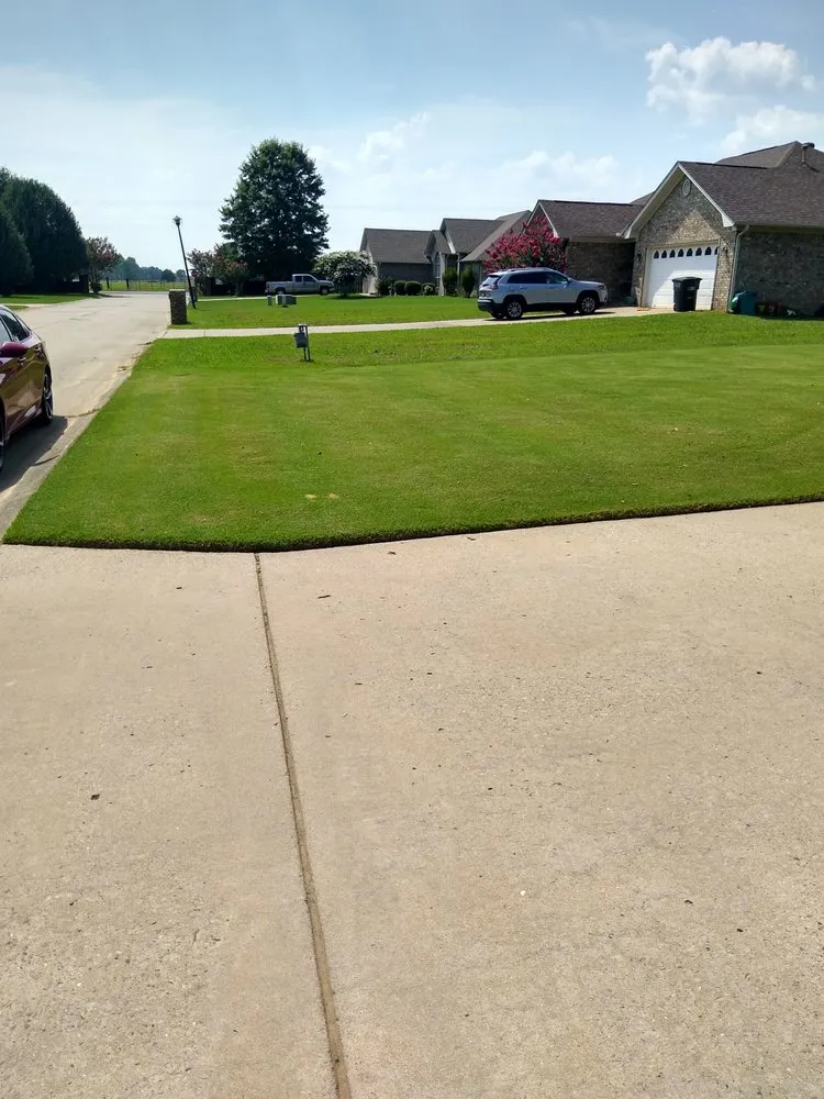 Professional outdoor landscaping experts serving Greenbrier, AR - Lawn King