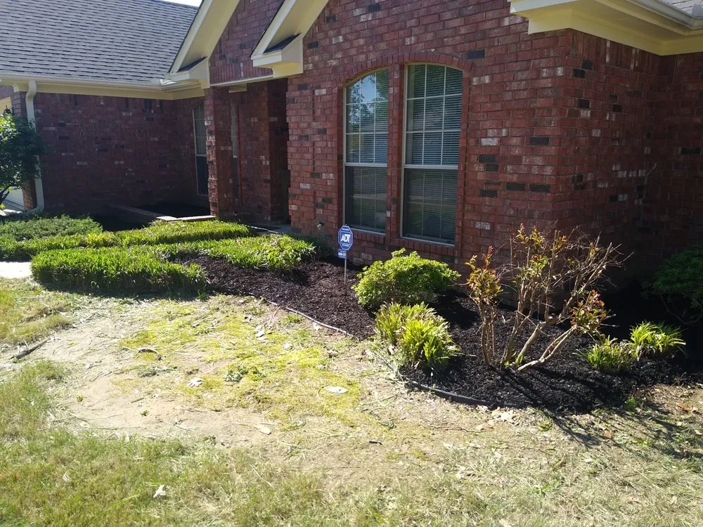 Custom landscaping services with custom design in Greenbrier, AR by Lawn King