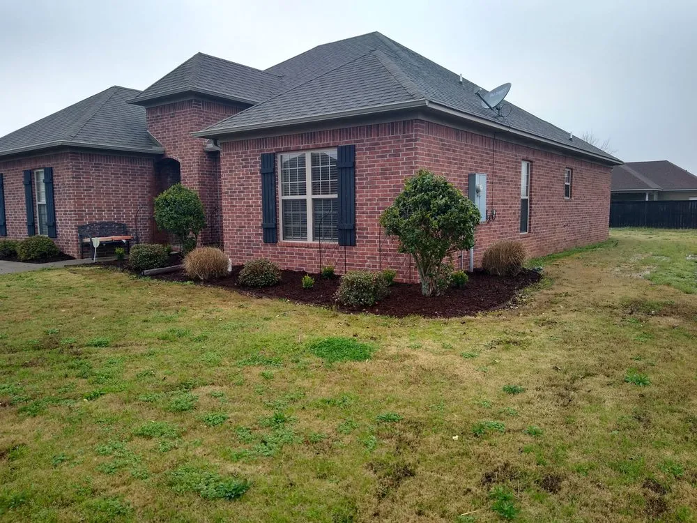 Affordable lawn mowing service for homes in Greenbrier, AR by Lawn King