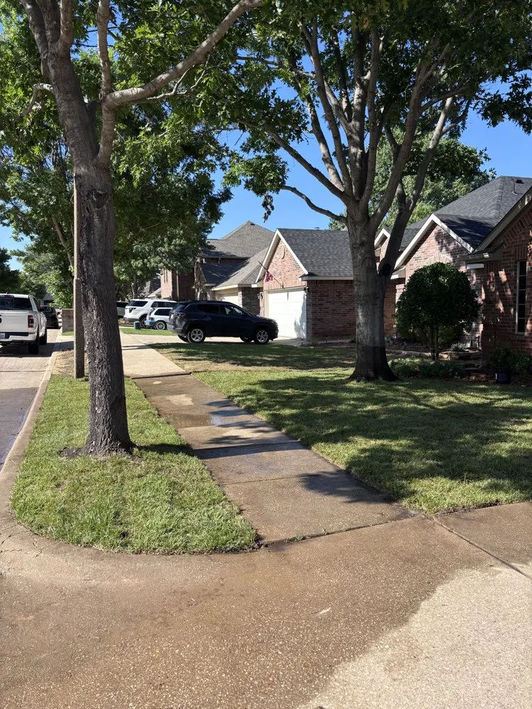 Trusted lawn mowing service for residential properties across Plano, TX - Lawn King Of North Dallas