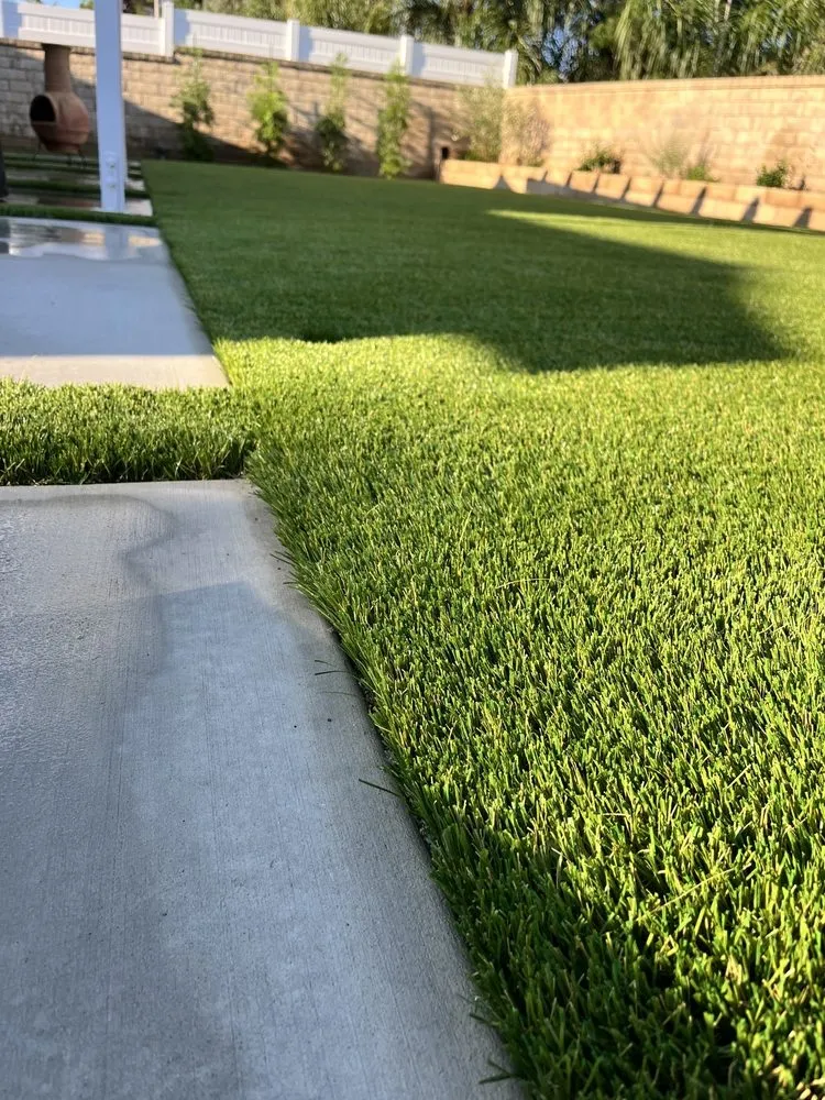 Custom lawn care service in Valencia, CA - Lawn Kings