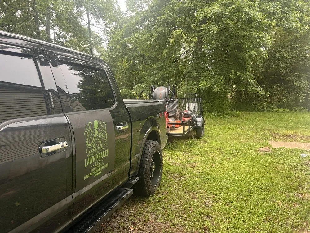 Custom lawn mowing service experts serving Judsonia, AR - Lawn Kraken