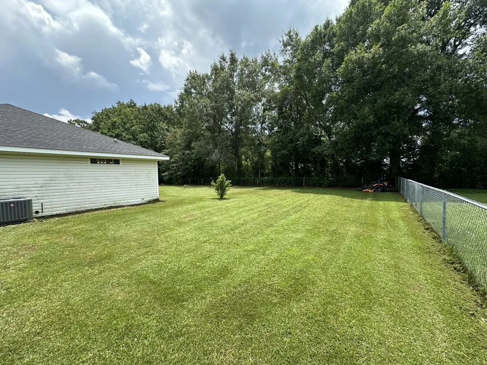 Professional garden landscaping in Gulfport, MS by Lawn Legends