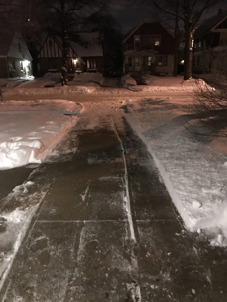 Local garden landscaping experts serving Milwaukee, WI - Lawn Love Lawn Care