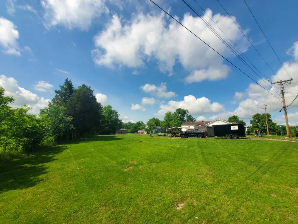 Affordable yard cleanup service in Paducah, KY - Lawn Love Lawncare