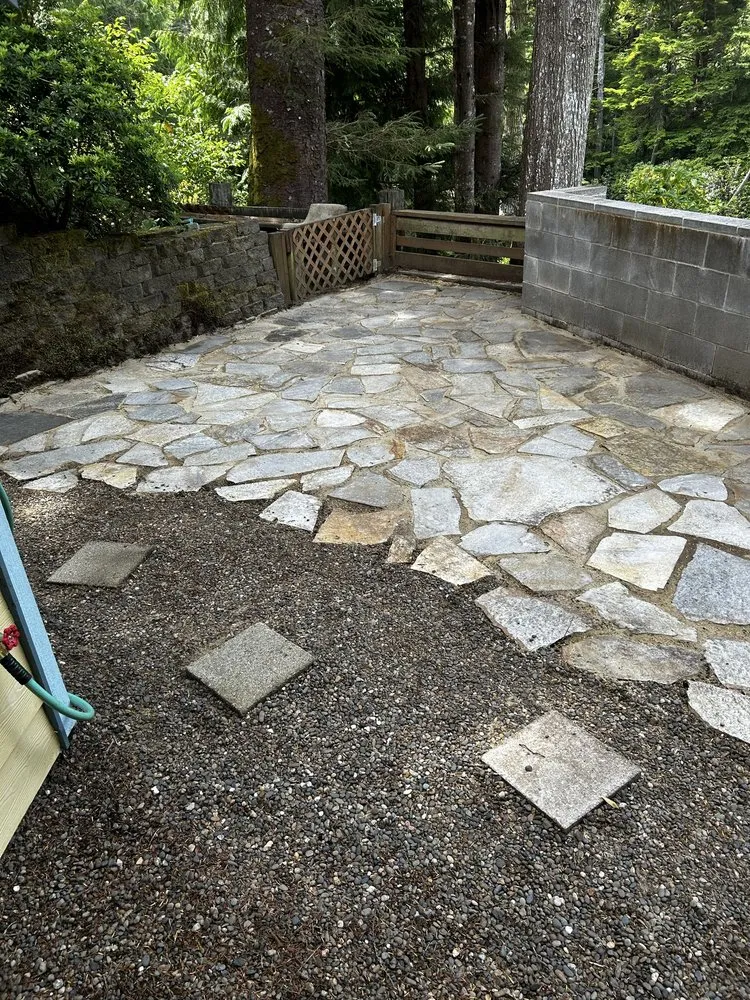 Local lawn mowing service in Florence, OR by Lawn Luxe Pro