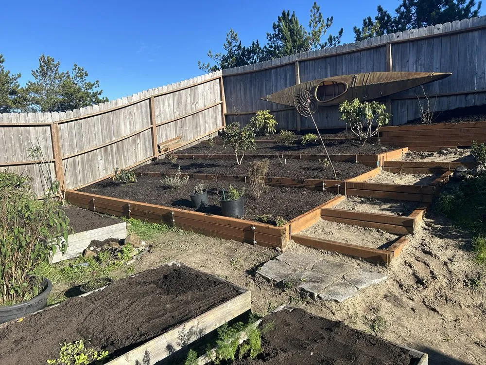 Top-rated landscape design in Florence, OR by Lawn Luxe Pro