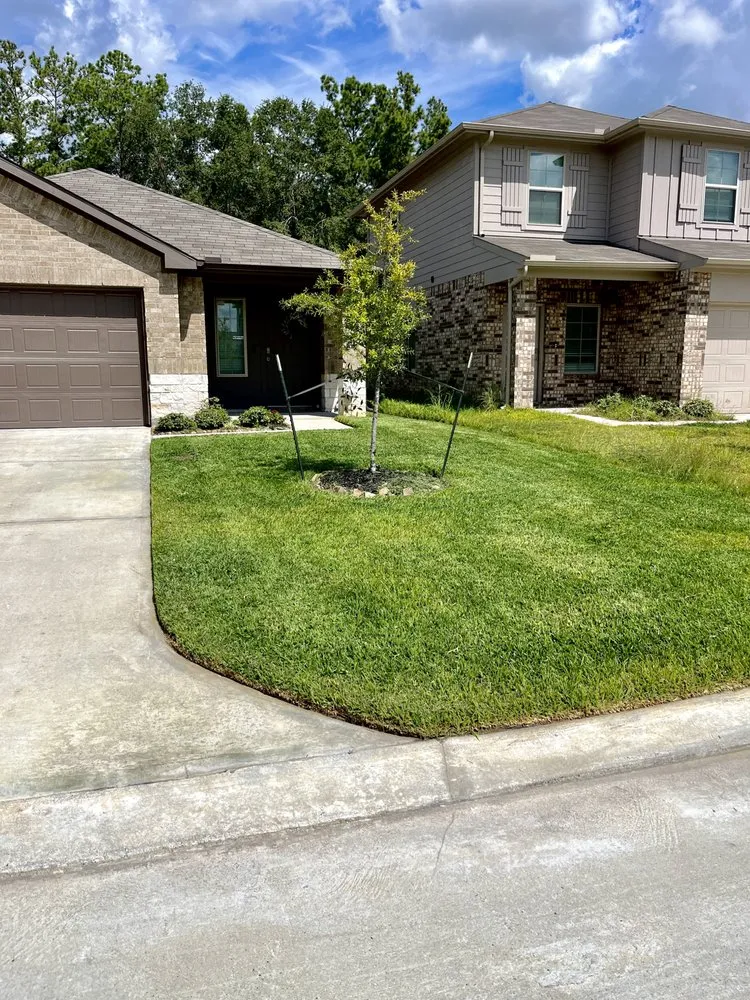 Affordable garden landscaping in Conroe, TX - Lawn Maintenance Chief