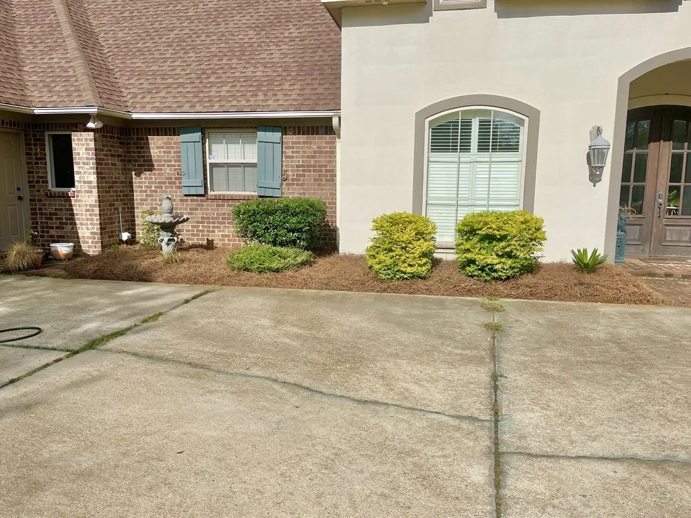 Reliable yard cleanup service for beautiful yards across Brandon, MS - Lawn Masters Landscape