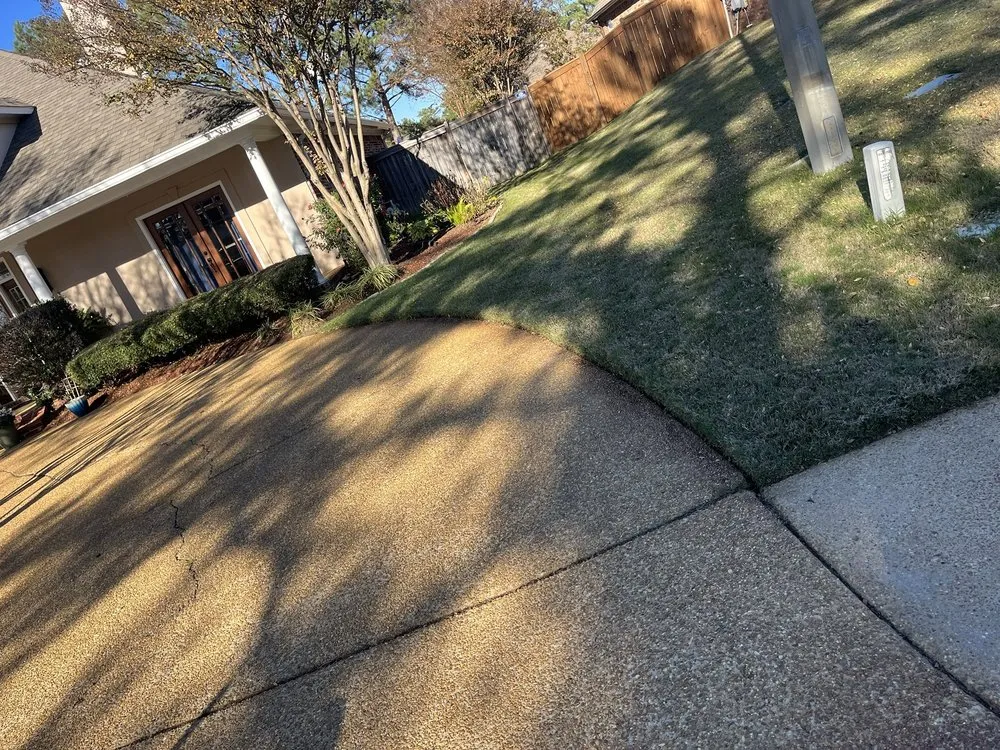 Professional lawn care service experts serving Brandon, MS - Lawn Masters Landscape