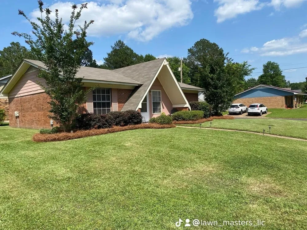 Professional yard maintenance in Brandon, MS - Lawn Masters Landscape