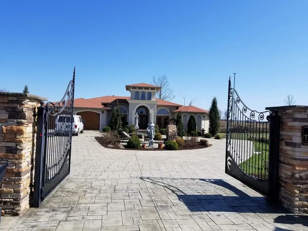 Custom garden landscaping experts serving Huntington, WV - Lawn Masters Lawncare