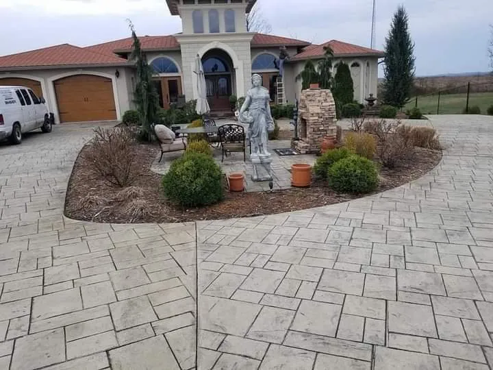 Custom yard maintenance in Huntington, WV - Lawn Masters Lawncare