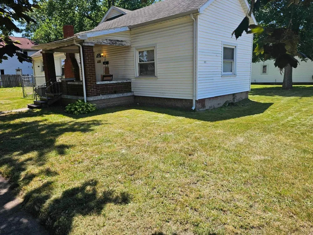 Professional lawn care service for residential properties in Terre Haute, IN by Lawn MDS